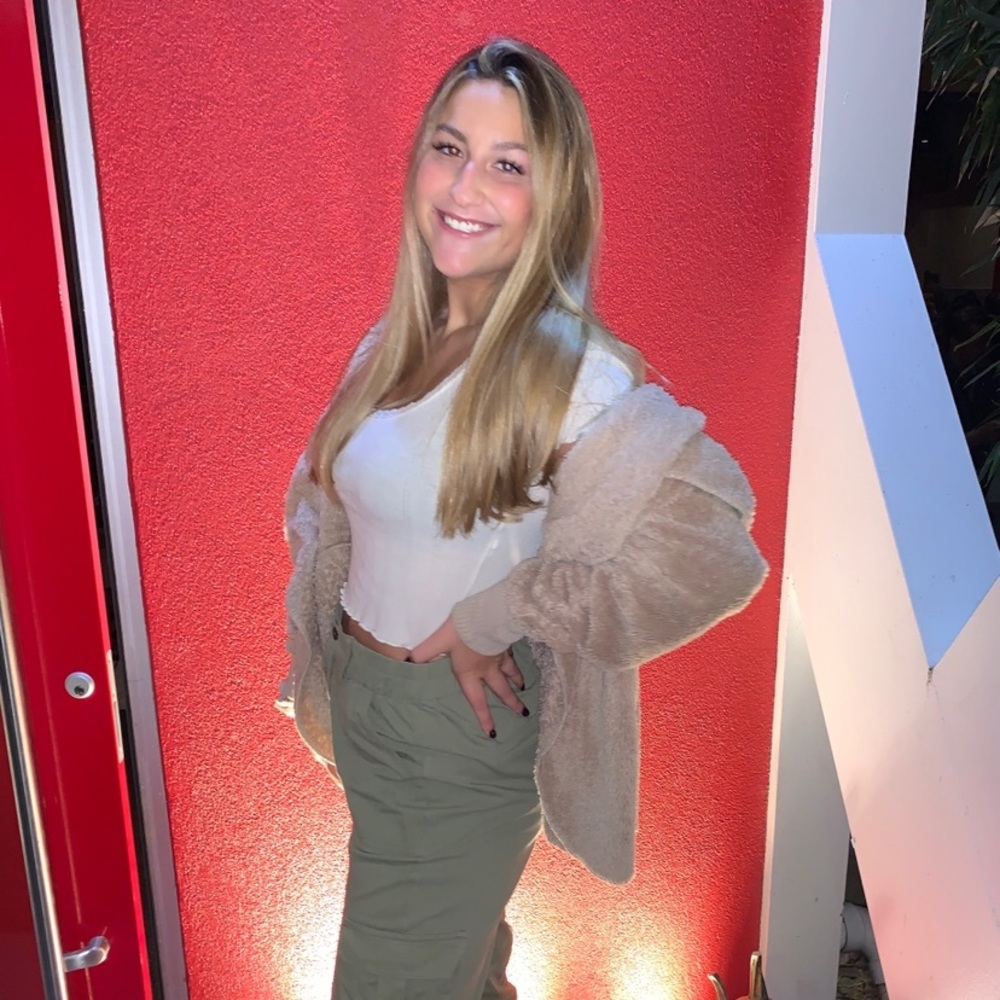 Meet your Posher, Rebecca